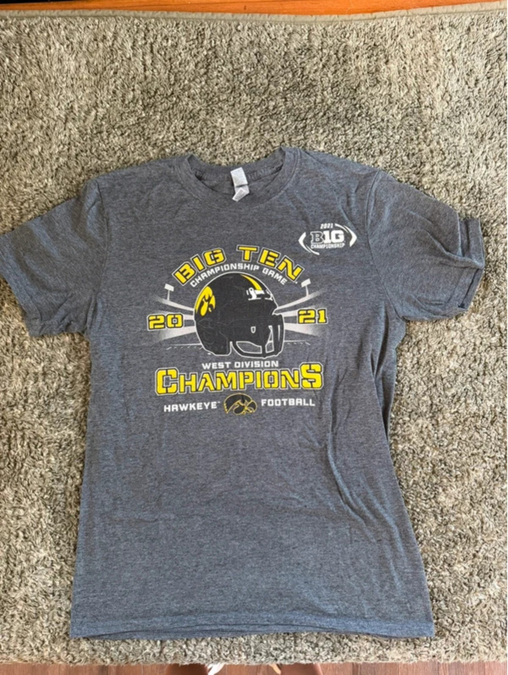 2021 Big Ten Championship Game Hawkeye Football Champions T-Shirt Medium